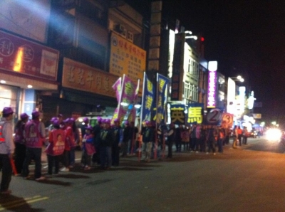 2011-12-29竹東掃街--整隊出發到圓環夜巿囉