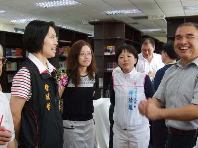 2010-09-26 成功國中圖書館